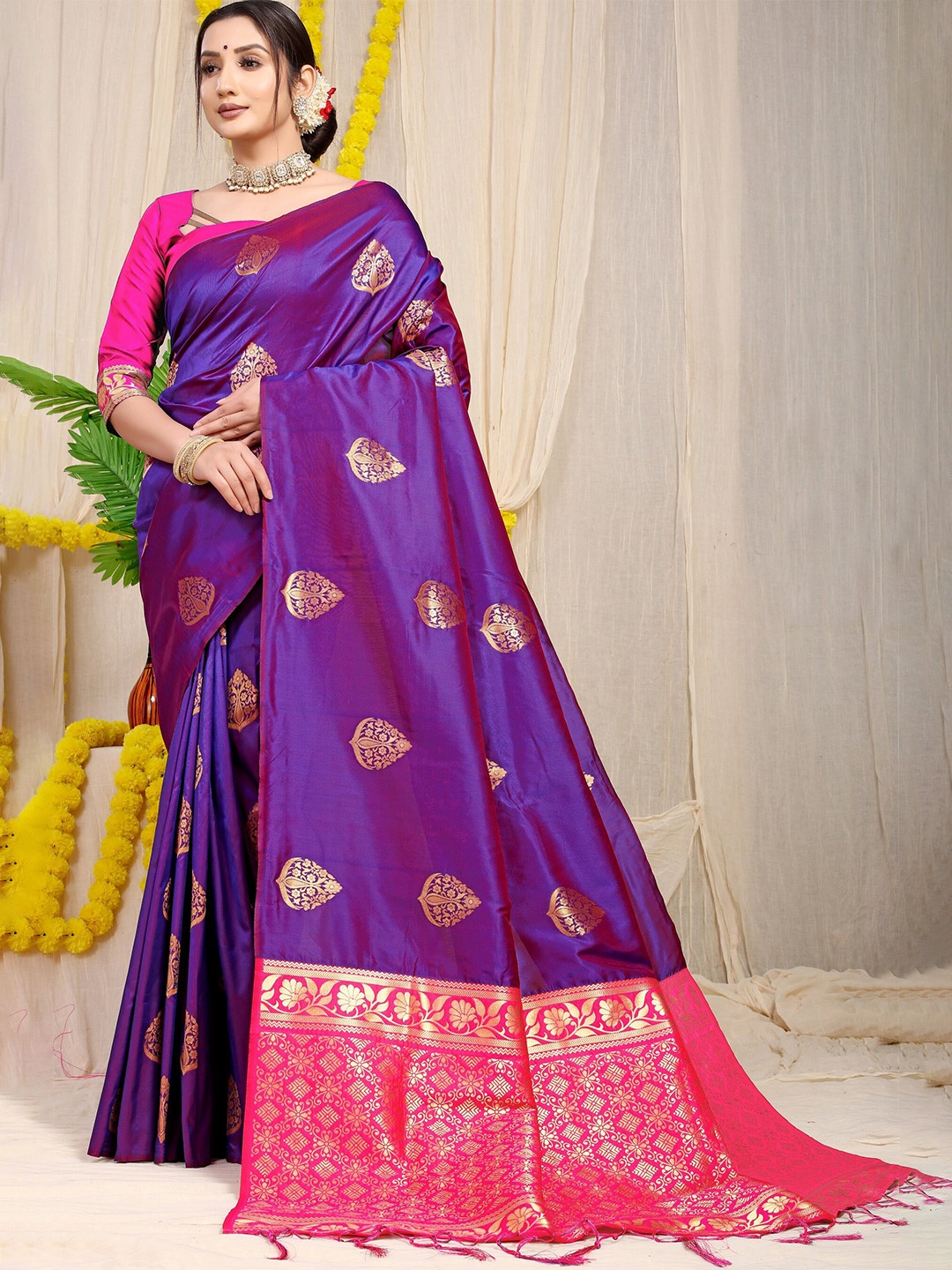 

Anaita Ethnic Motifs Woven Design Zari Pure Silk Banarasi Saree, Magenta