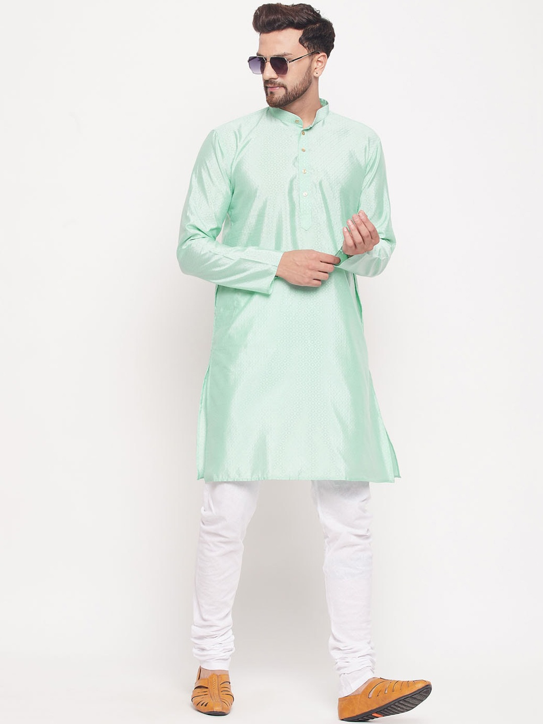 

VASTRAMAY Woven Design Mandarin Collar Kurta with Churidar, Green