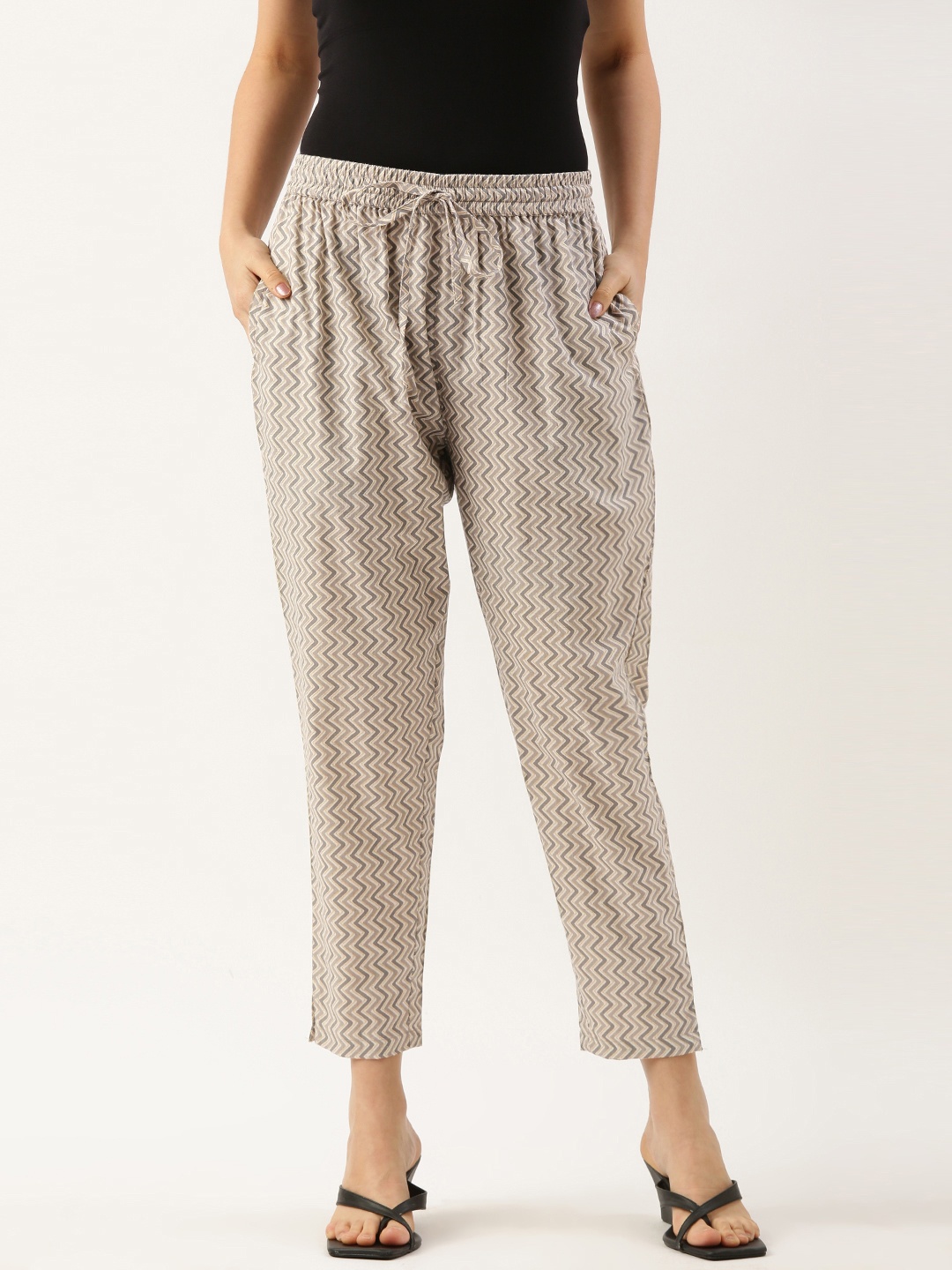 

AMUKTI Pencil Pleated Trousers, Beige