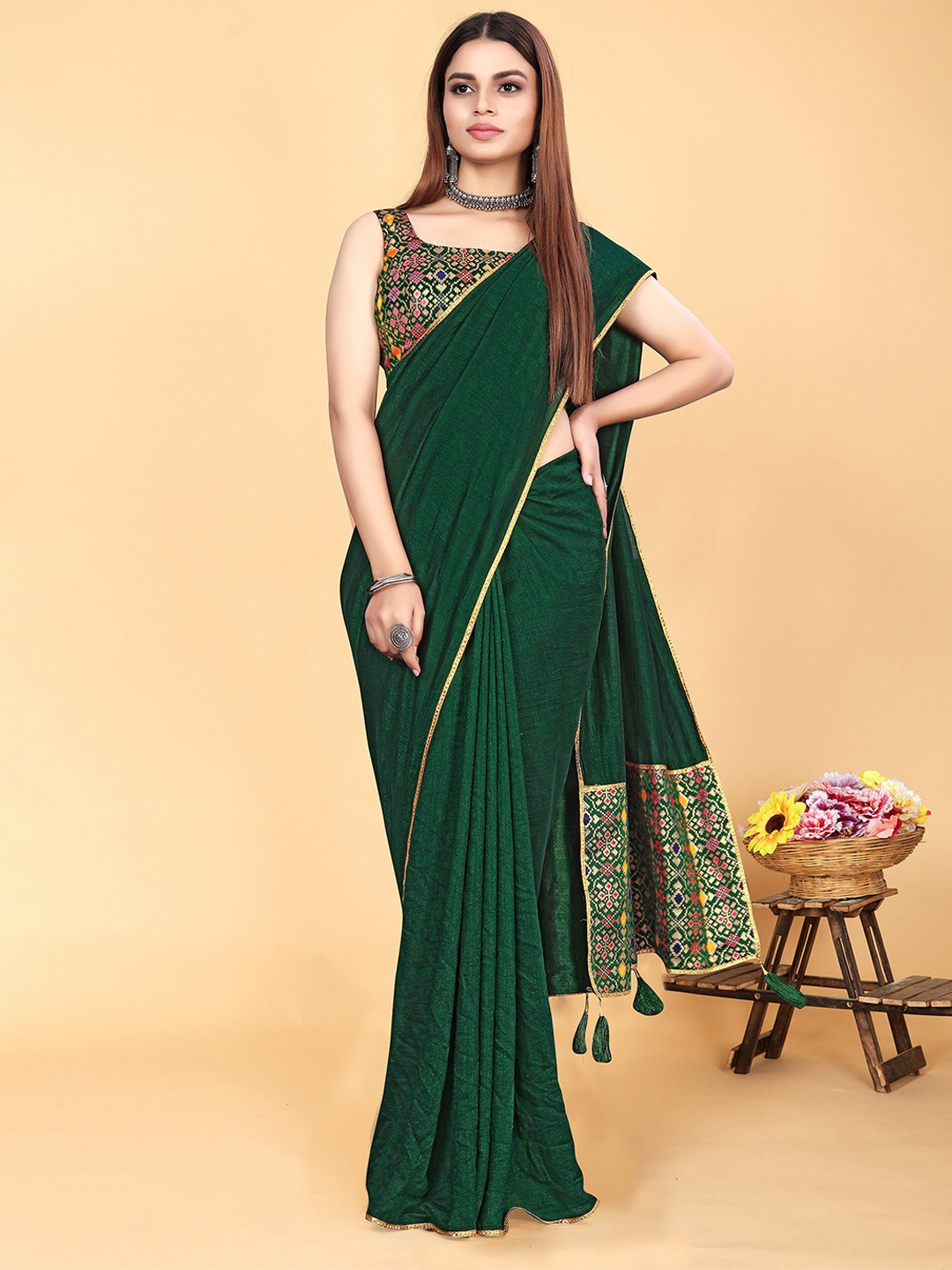 

UNITED LIBERTY Ikkat Printed Pallu Saree, Green