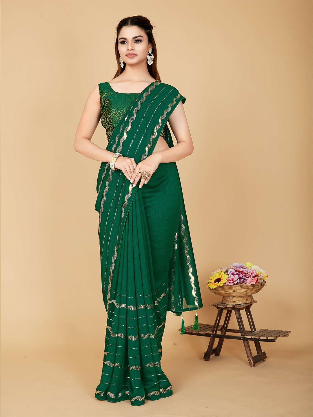 

UNITED LIBERTY Beads And Stones Embellished Banarasi Saree, Green