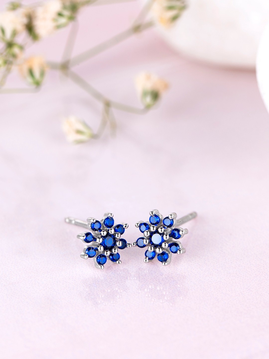 

Zavya 925 Sterling Silver Rhodium-Plated Floral Shaped Stud Earrings