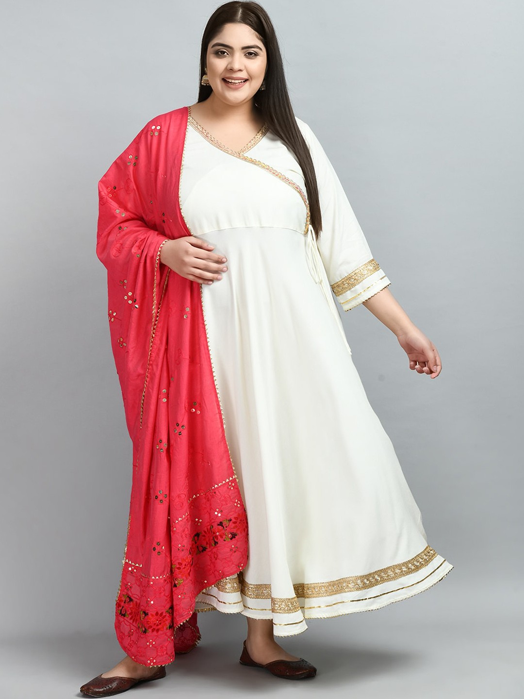 

PrettyPlus by Desinoor.com Plus Size V-Neck Anarkali Kurta, White