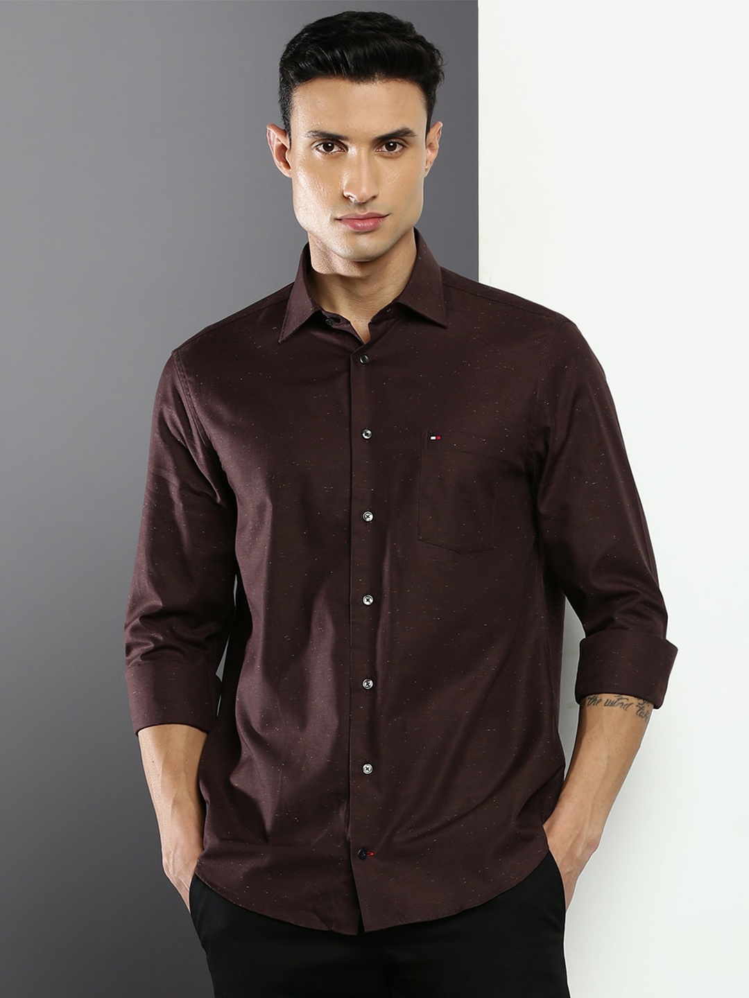 

Tommy Hilfiger Micro ditsy Printed Twill weave Cotton Casual Shirt, Brown