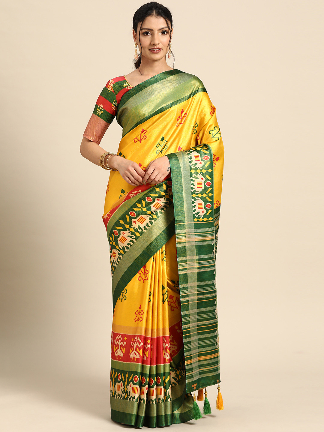 

CliqSilk Ethnic Motifs Art Silk Patola Saree, Yellow