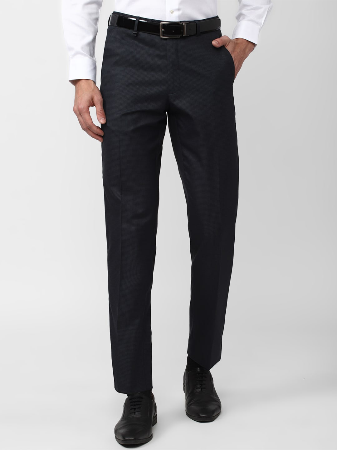 

Van Heusen Men Checked Regular Fit Mid-Rise Formal Trousers, Black