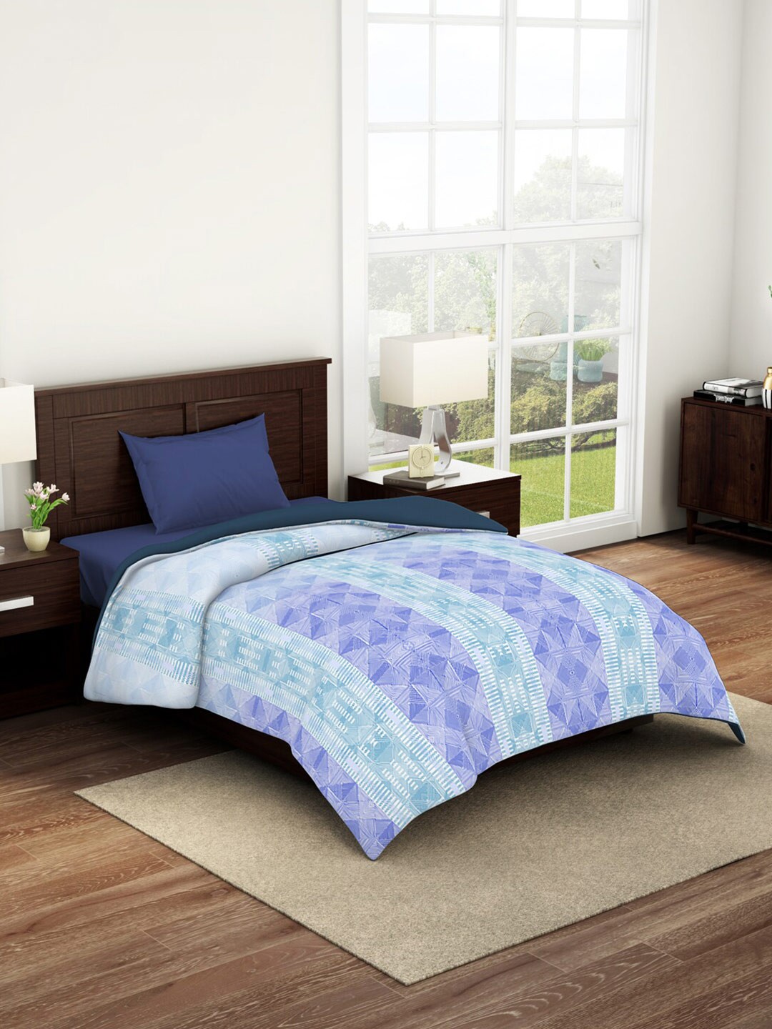 

SPACES Geostance Blue & Purple Geometric AC Room 210 GSM Double Bed Quilt