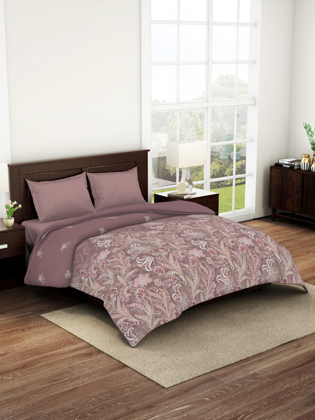 

SPACES Bonica Brown & White Floral AC Room 210 GSM Double Bed Quilt