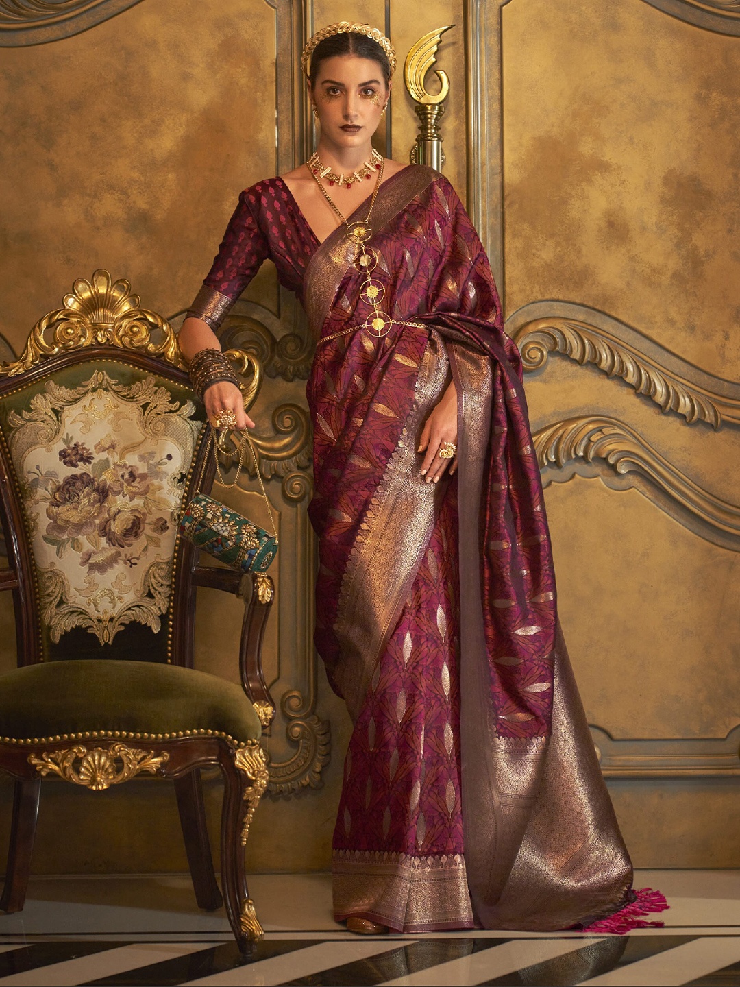 

elora Ethnic Motif Woven Design Zari Banarasi Saree, Maroon
