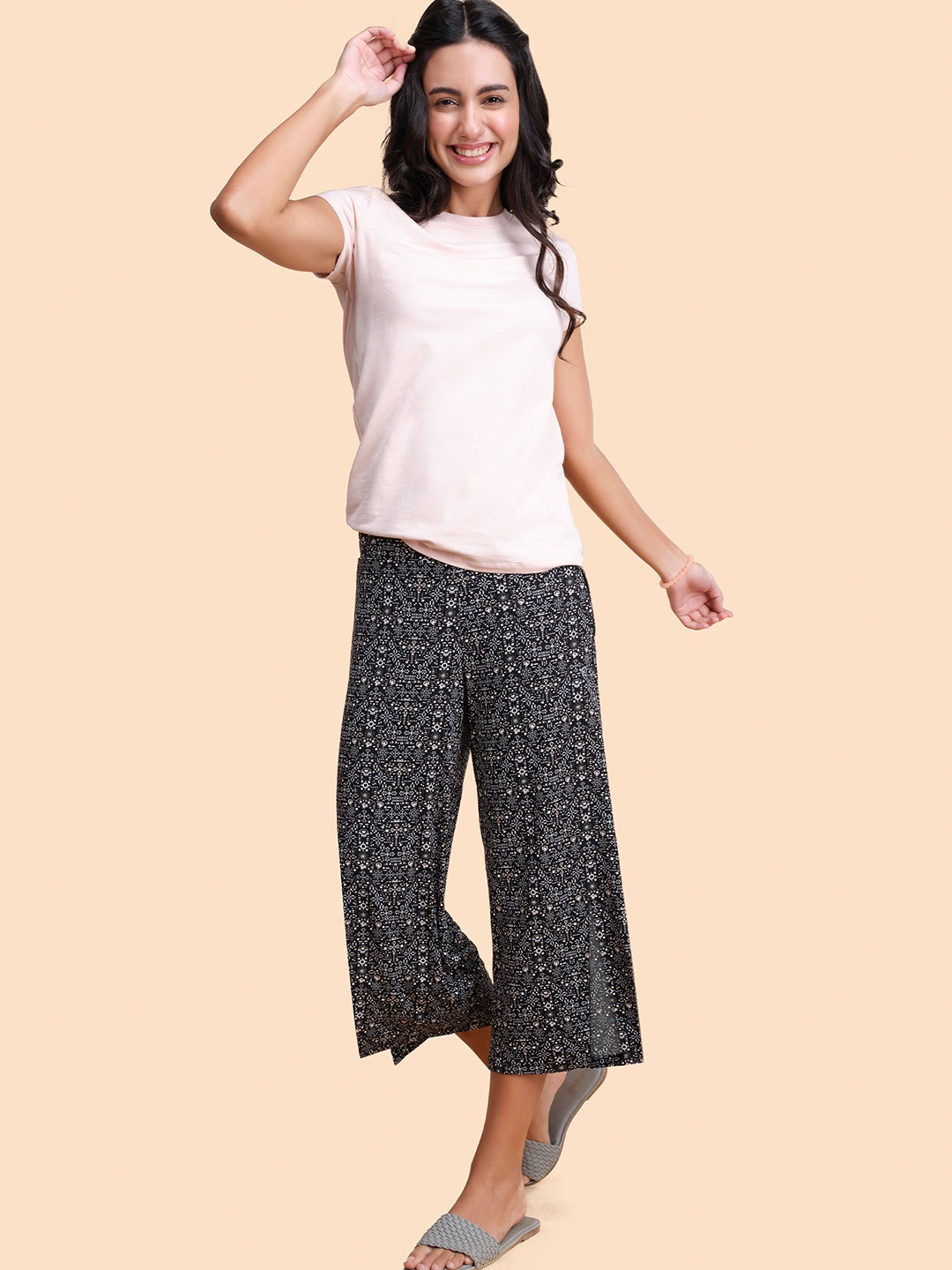 

Enamor Women Abstract Printed Mid Rise Side Slits Straight Lounge Pants, Black