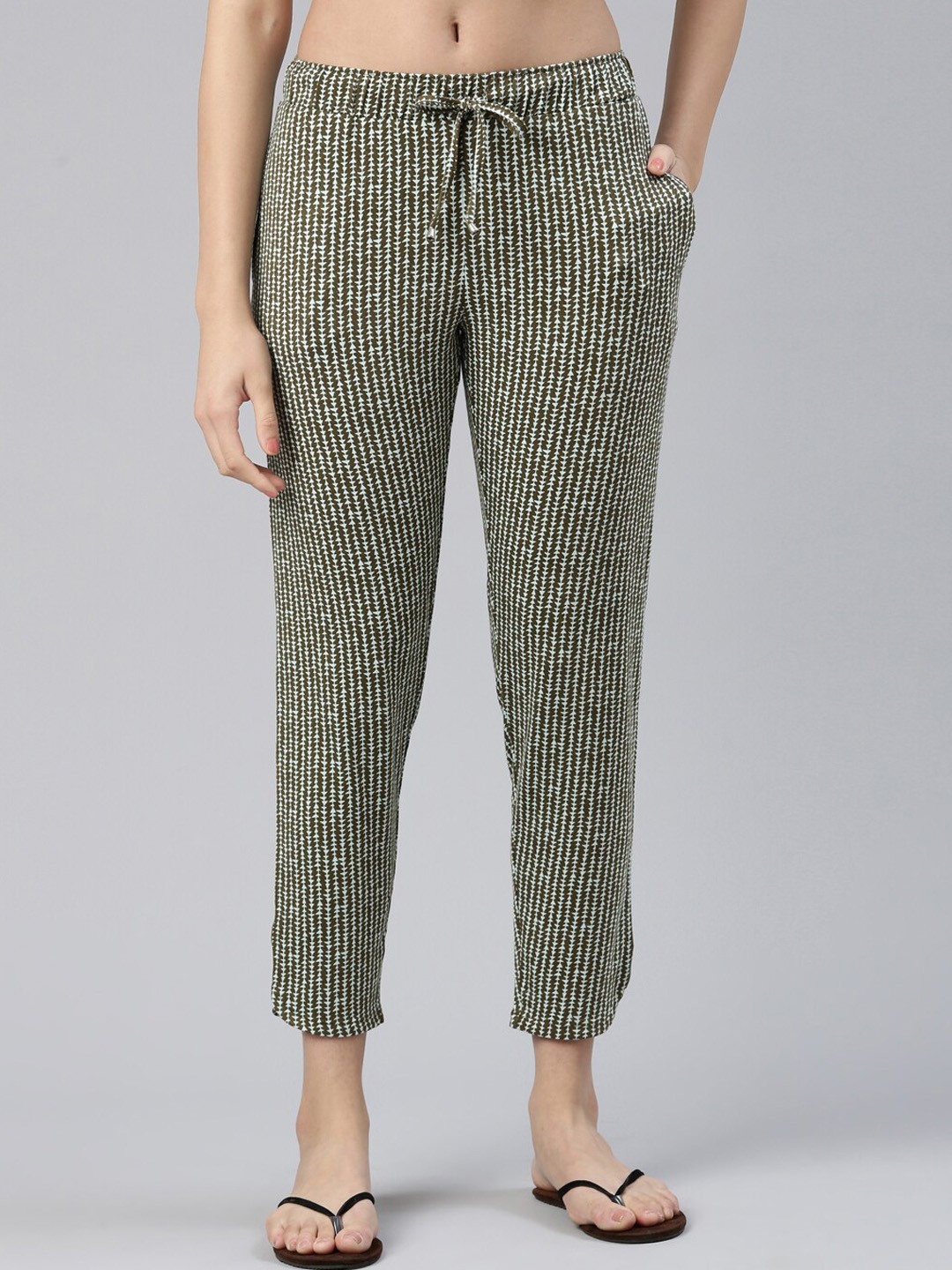 

Enamor Women Plus Size Mid-Rise Tapered Printed Lounge Pants, Green