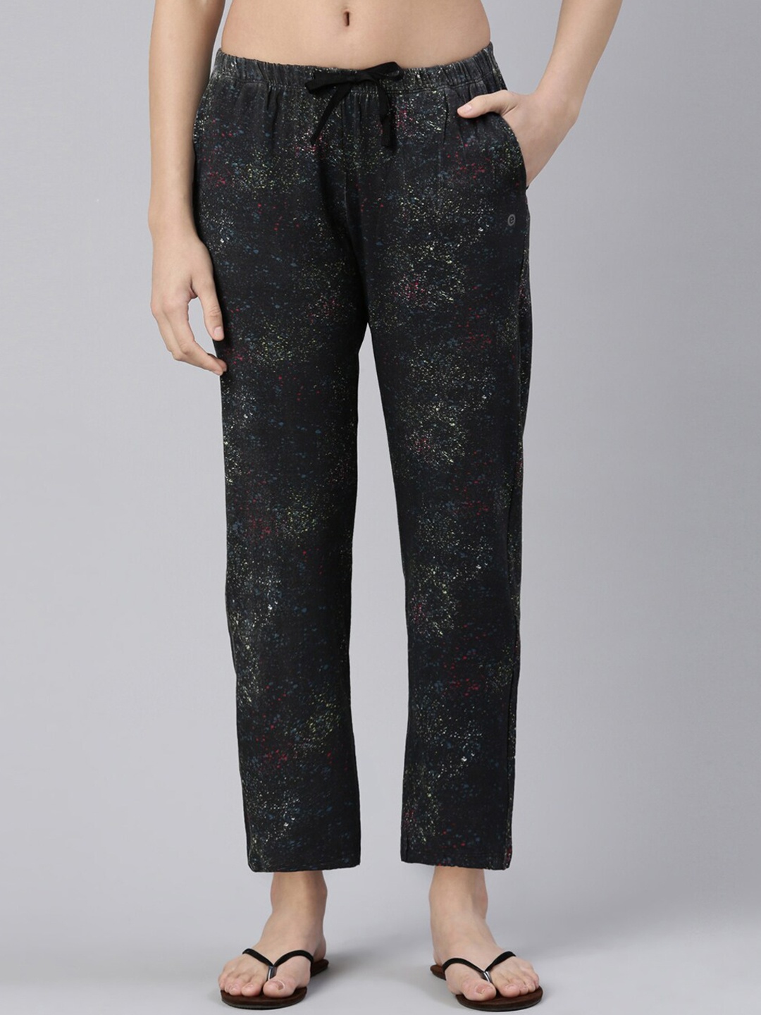 

Enamor Women Mid-Rise Printed Lounge Pants, Black