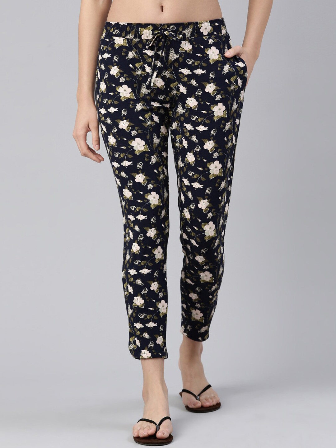 

Enamor Women Printed Mid-Rise Tapered Lounge Pants, Blue