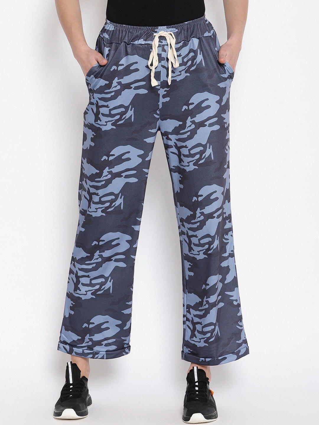 

iki chic Women Camouflaged-Printed Flared Track Pants, Navy blue