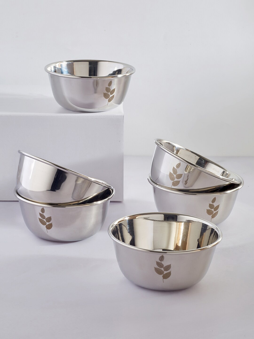 

HomeTown Steel & 6 Pieces Floral Textured Stainless Steel Glossy Bowls