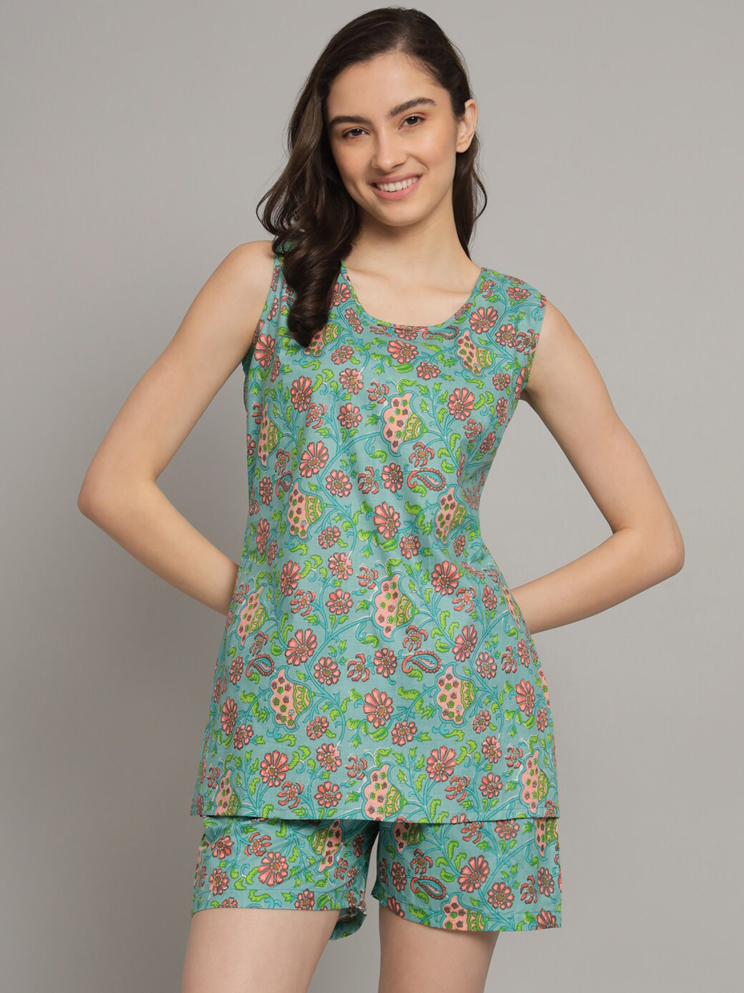 

Vastralay Women Floral Print Cotton Top & Shorts Co Ords, Sea green