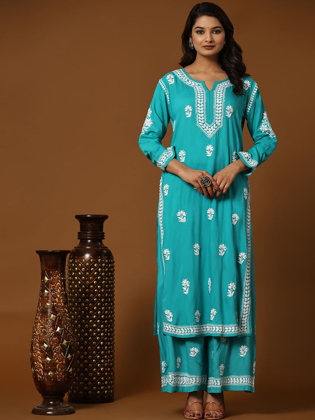 

HOUSE OF KARI Floral Embroidered Notch Neck Chikankari Pure Cotton Kurta with Palazzos, Turquoise blue