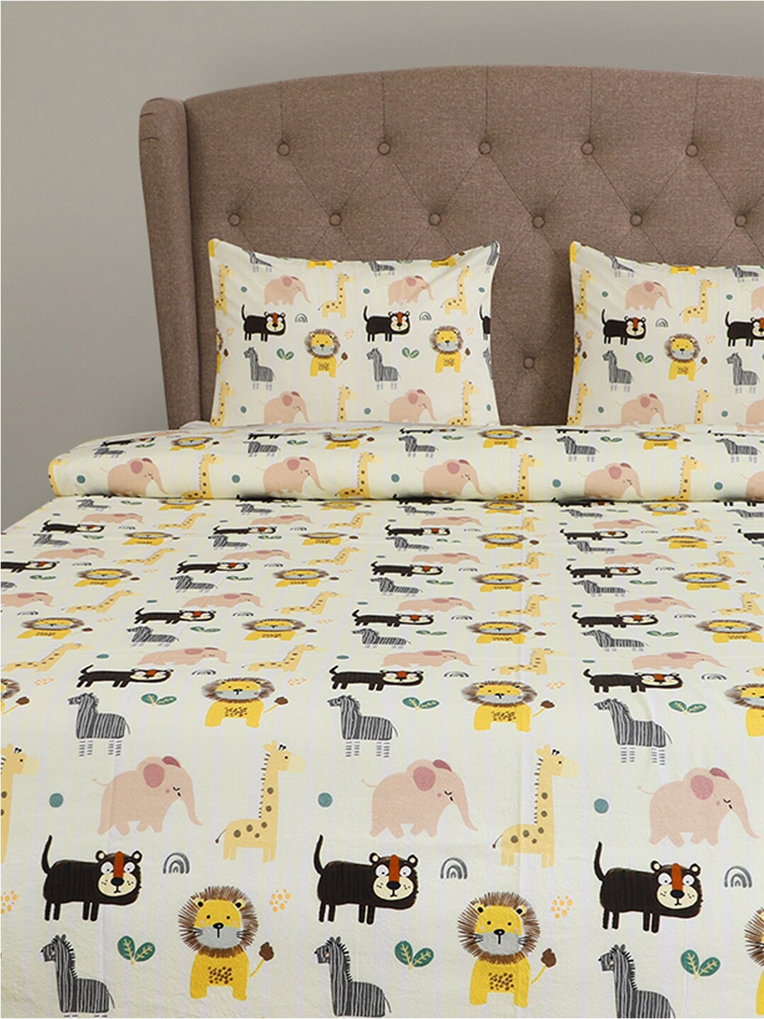 

Jamio Firati Yellow & Beige Cartoon Characters 144 TC Single Bedsheet with 1 Pillow Covers