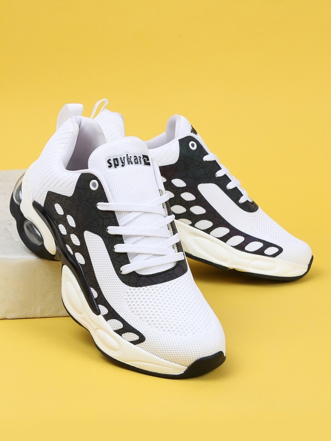 

SPYKAR Men Sneakers, White