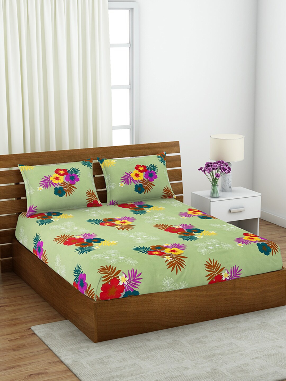 

Welspun Shimmer Green & Red Floral Printed 144 TC Cotton Queen Bedsheet & 2 Pillow Covers