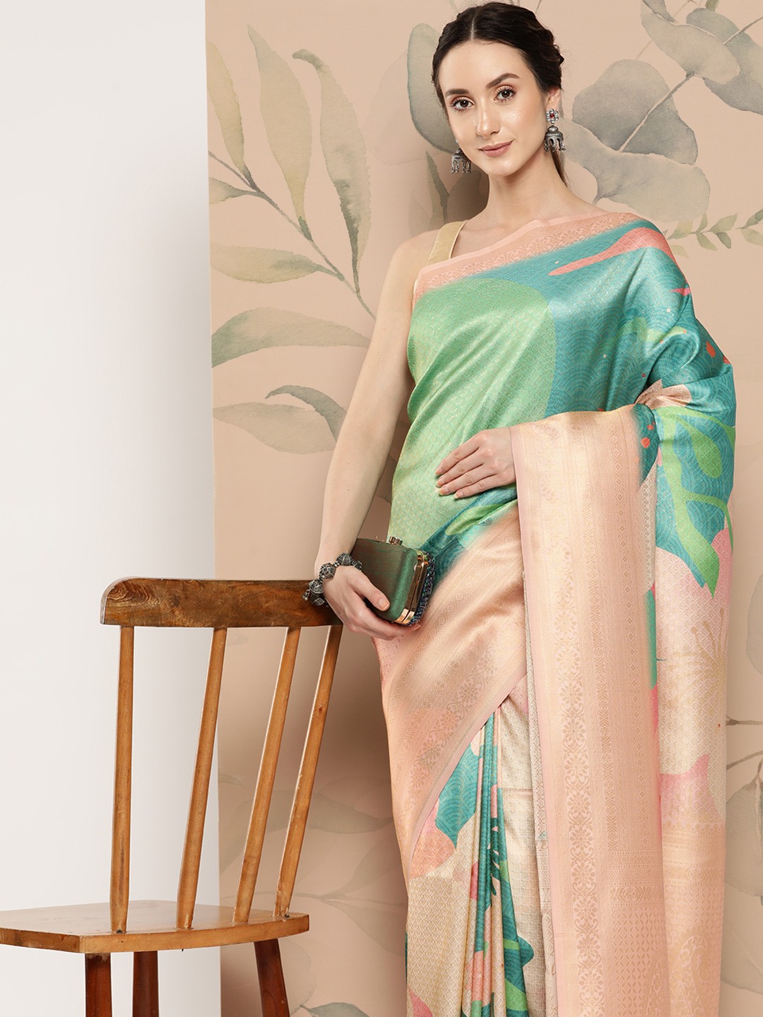 

VASTRANAND Zari Banarasi Saree, Peach