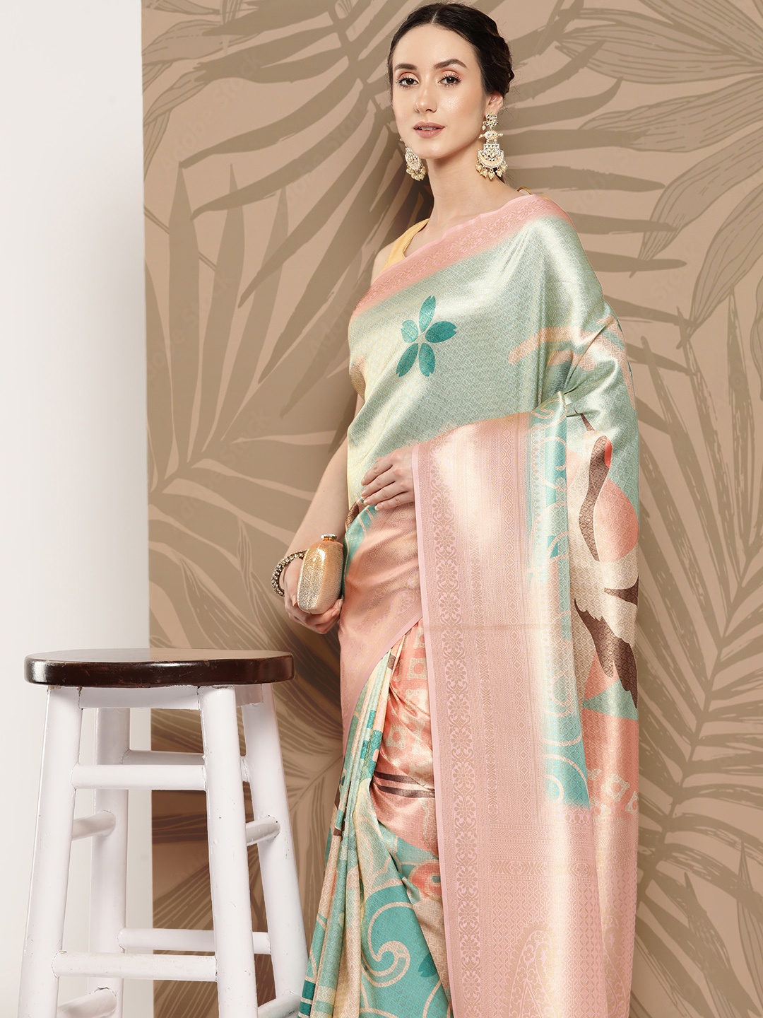 

VASTRANAND Blue & Pink Paisley Zari Banarasi Saree