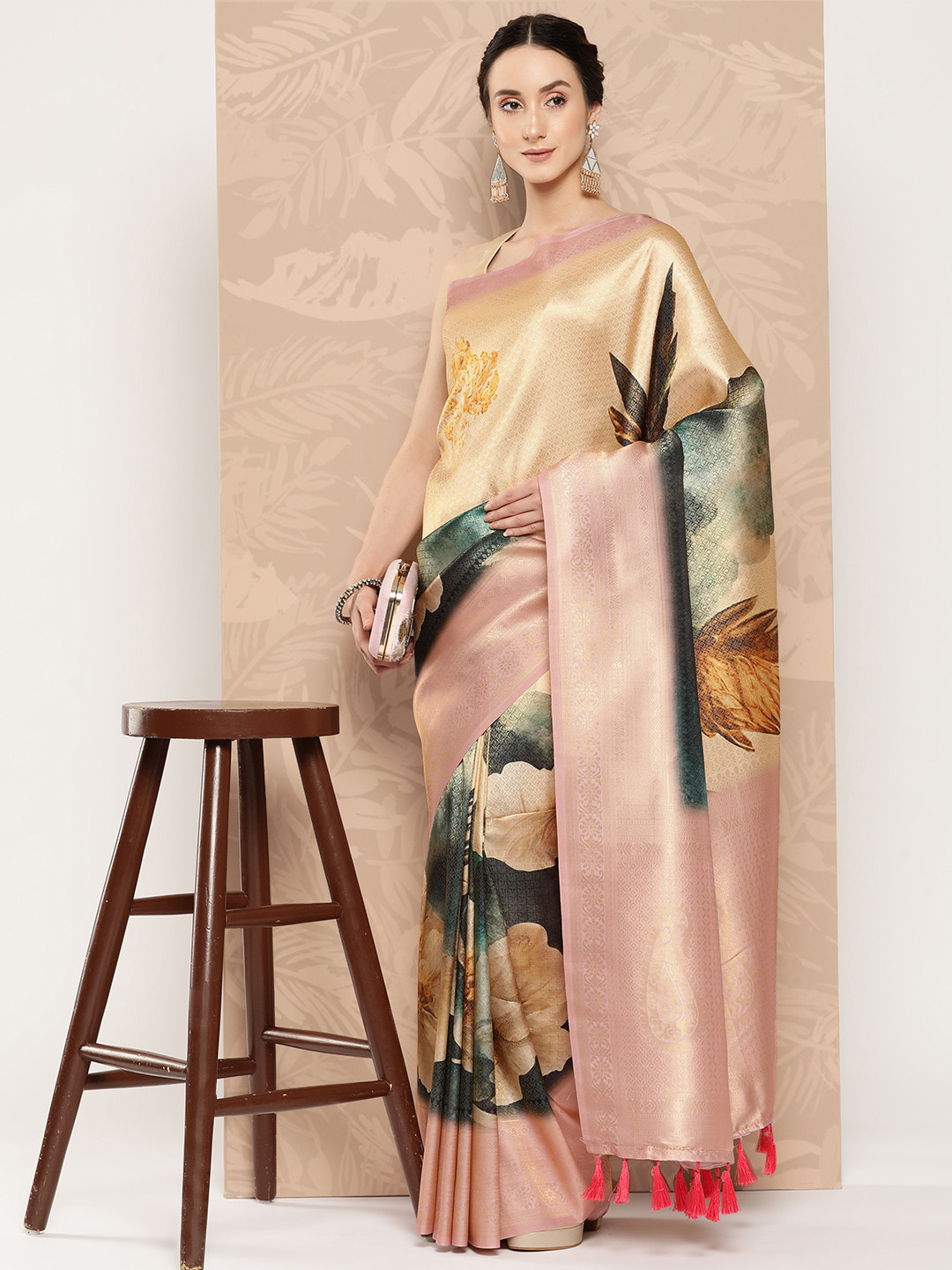 

VASTRANAND Peach-Coloured & Green Floral Zari Banarasi Saree