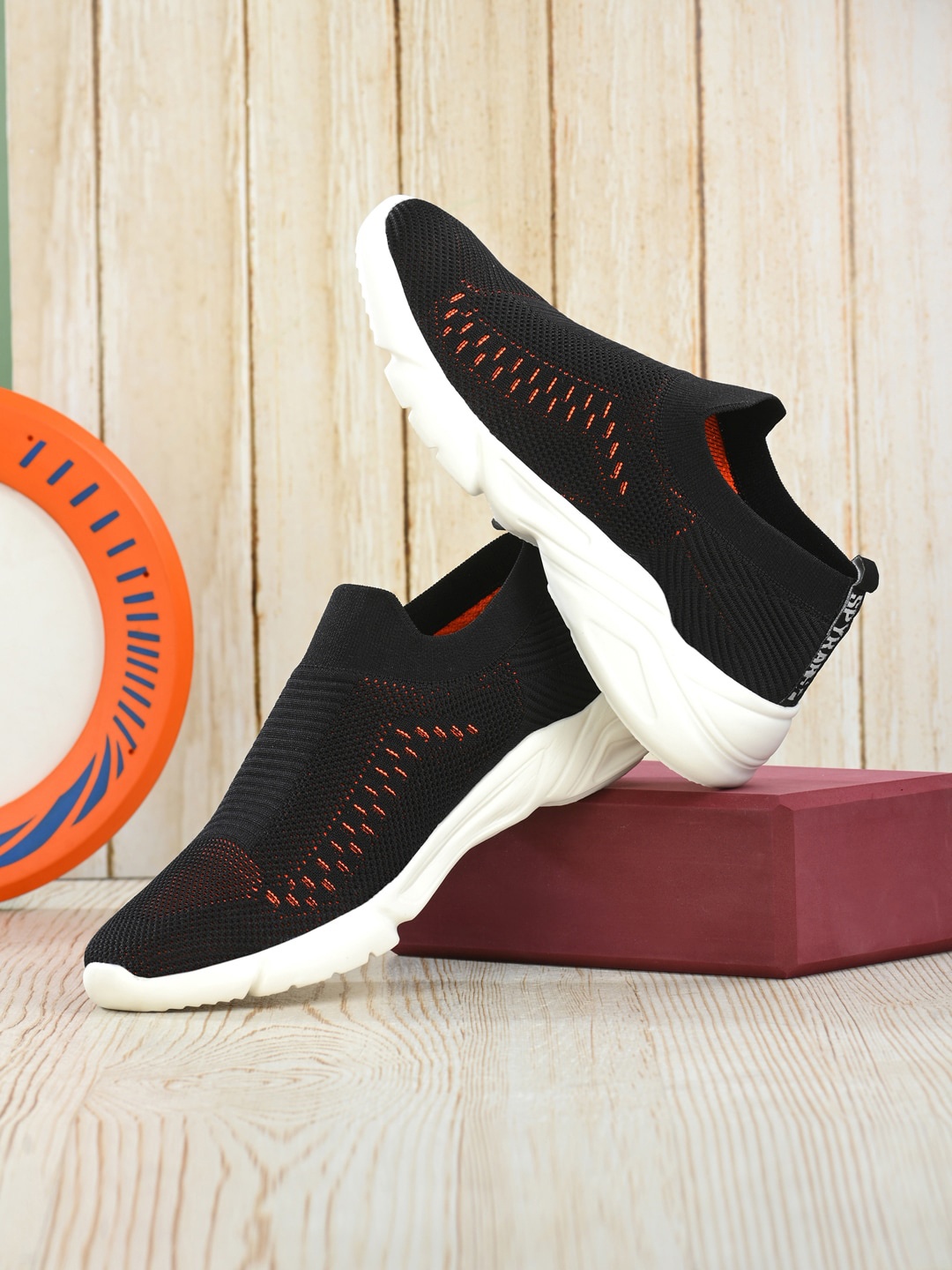 

SPYKAR Men Woven Design Contrast Sole Mesh Sneakers, Black