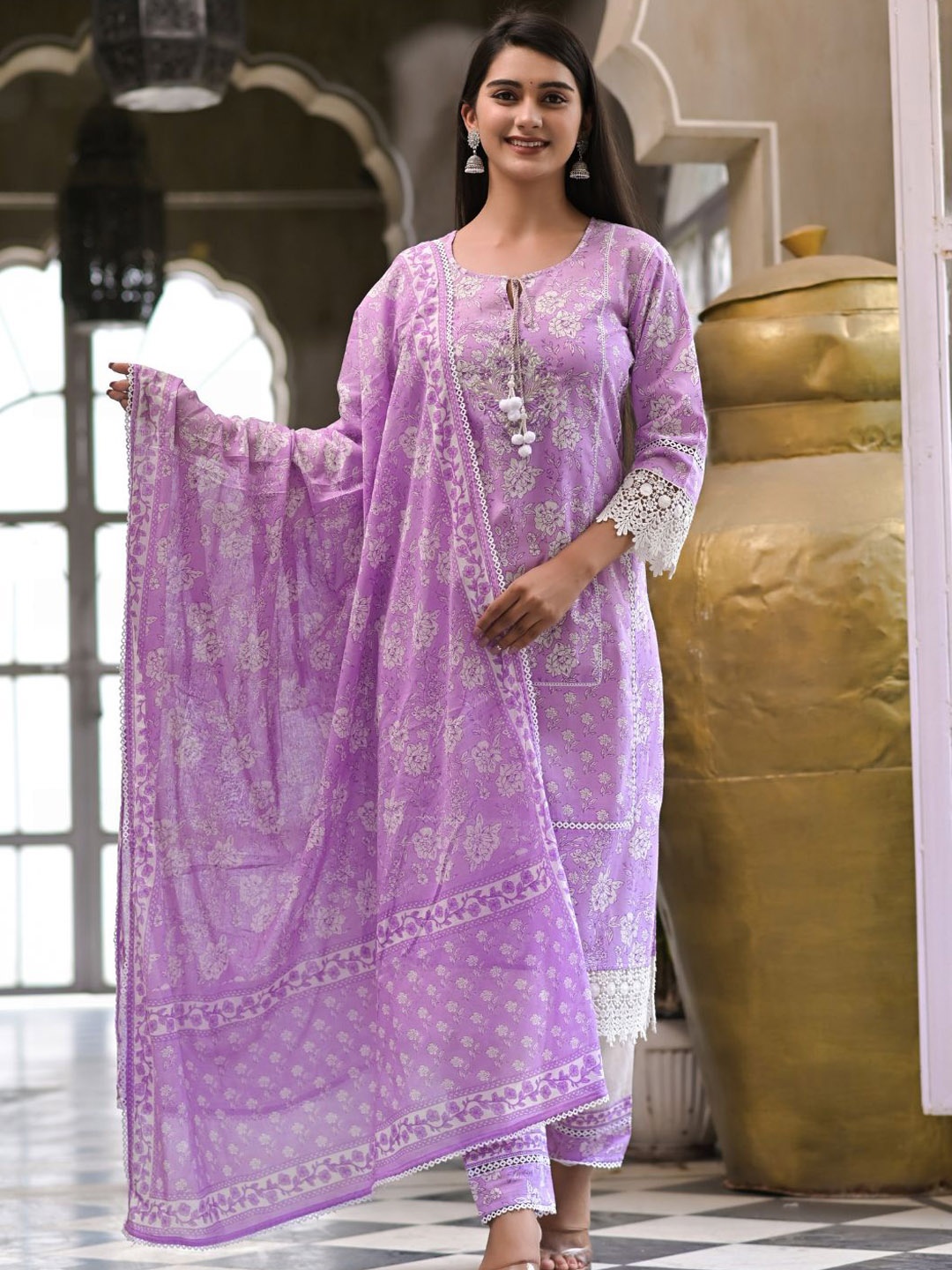 

Zolo Label Women Purple Floral Printed Pure Cotton Kurta with Trousers & With Dupatta