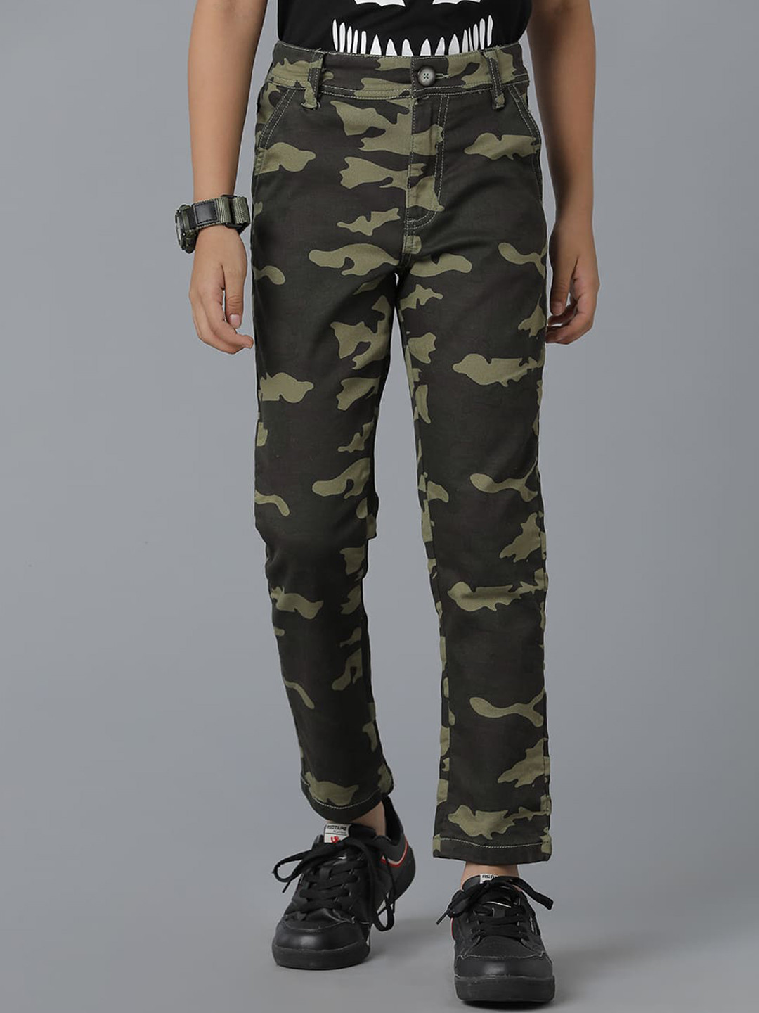 

UNDER FOURTEEN ONLY Boys Camouflage Printed Cotton Trousers, Green