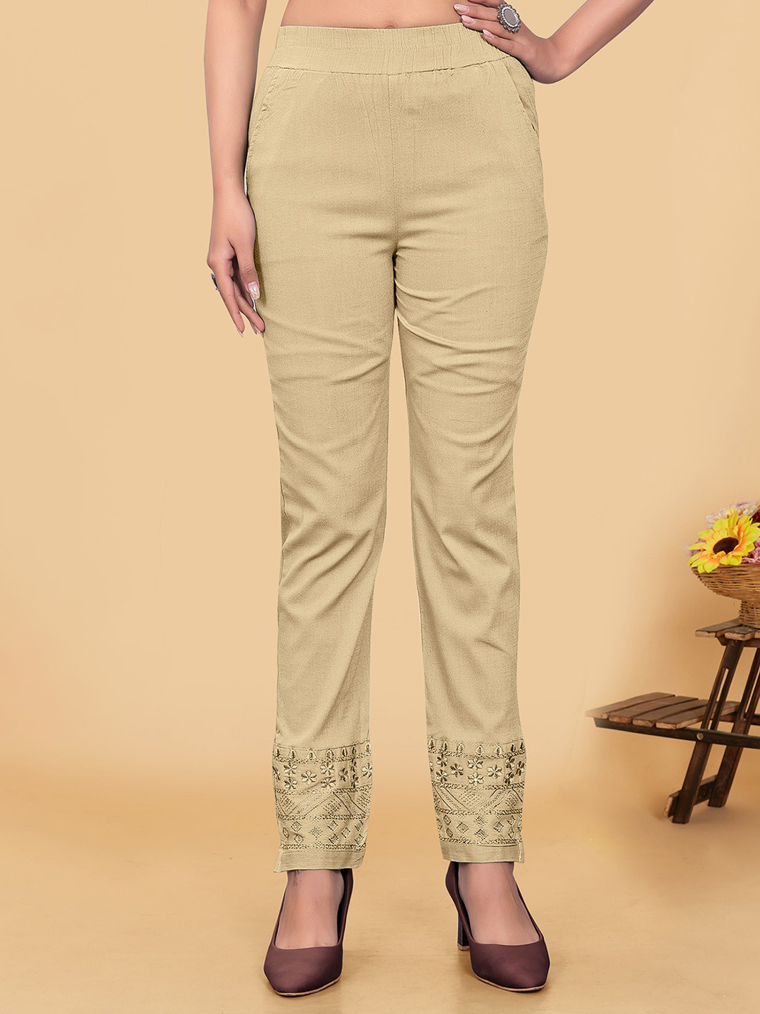 

UNITED LIBERTY Women Relaxed Easy Wash Cotton Cigarette Trousers, Camel brown