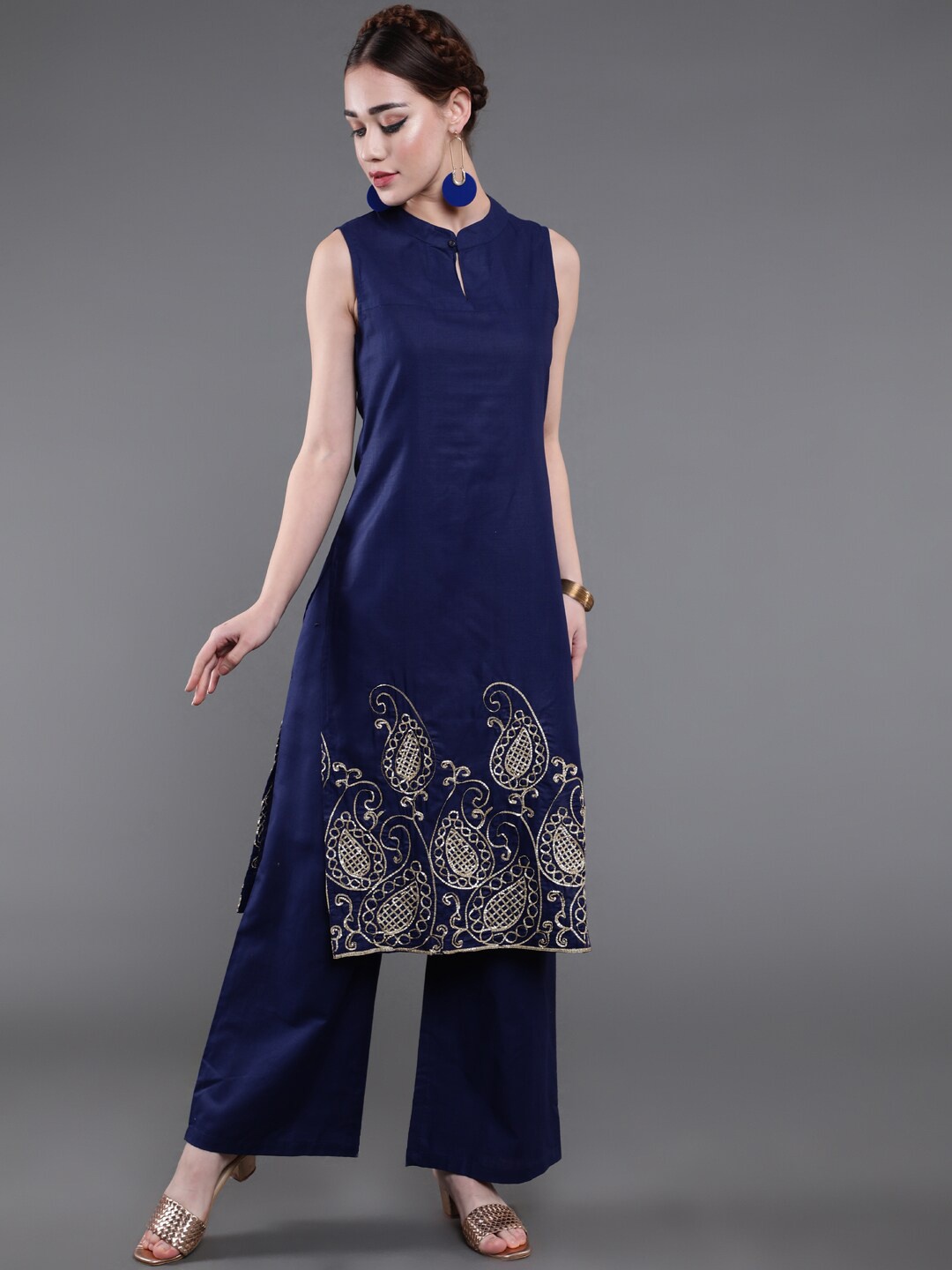 

saubhagya Paisley Embroidered Gotta Patti Straight Kurta with Palazzos, Navy blue