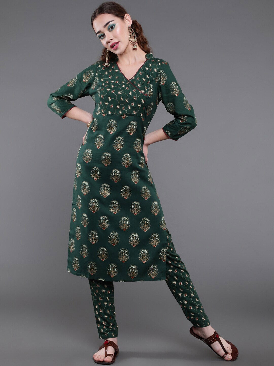 

saubhagya Floral Printed Straight Kurta with Trousers, Green