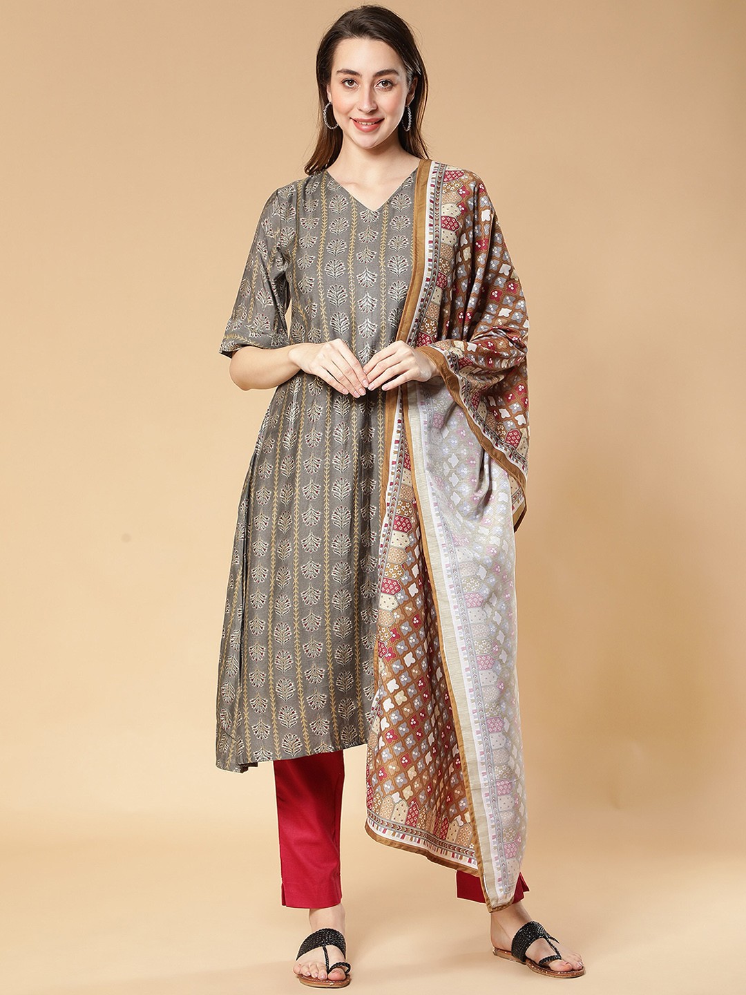 

Fabclub Ethnic Motifs Printed V-Neck Modal Kurta With Dupatta, Grey