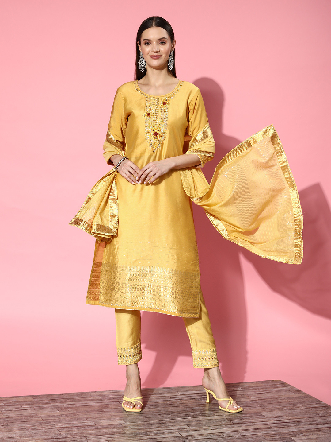 

Sangria Floral Regular Kurta with Trousers & With Dupatta, Yellow