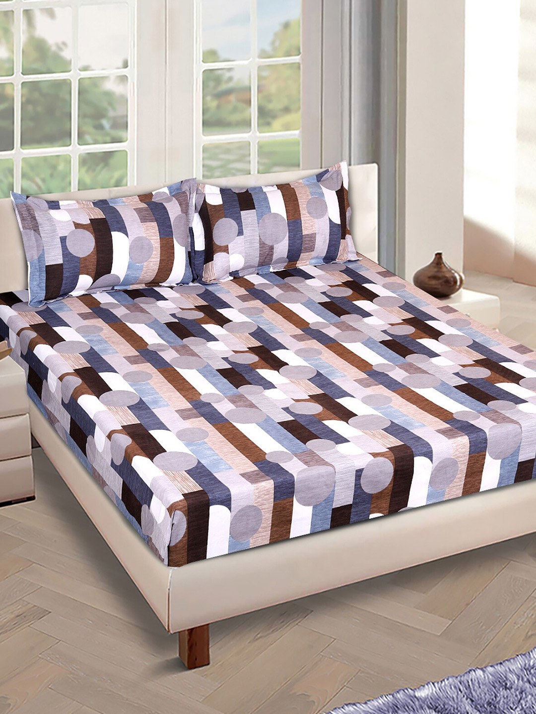 

ROMEE Grey & Brown Geometric 186 TC King Bedsheet with 2 Pillow Covers
