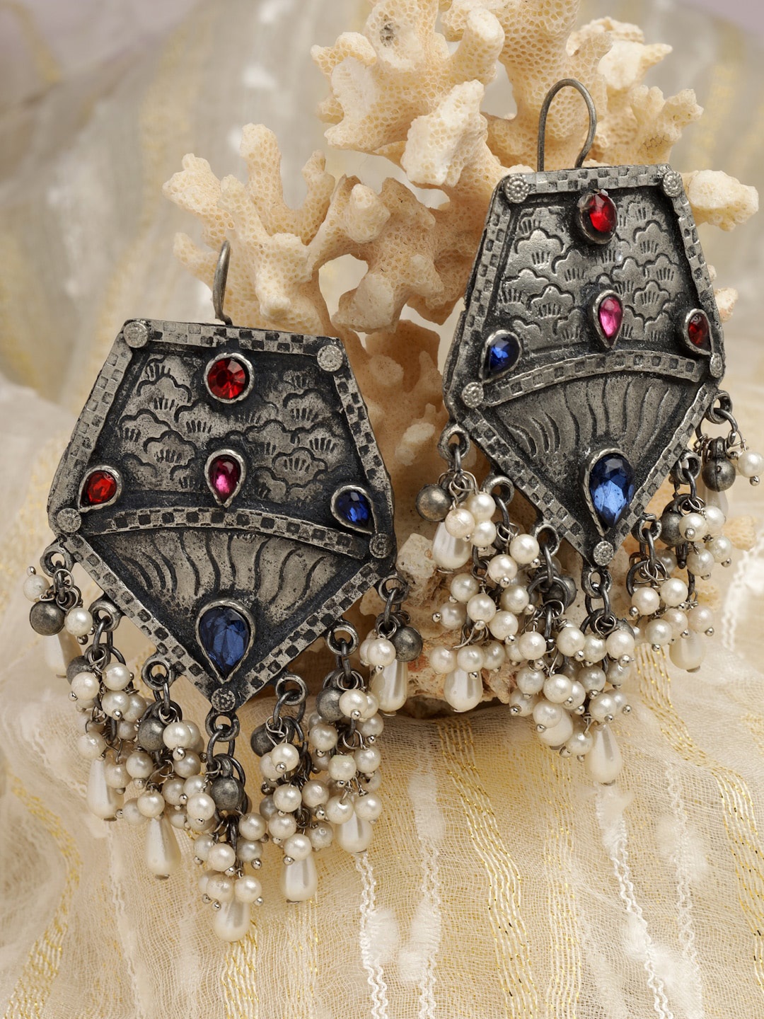 

Moedbuille Silver-Plated Quirky Drop Earrings