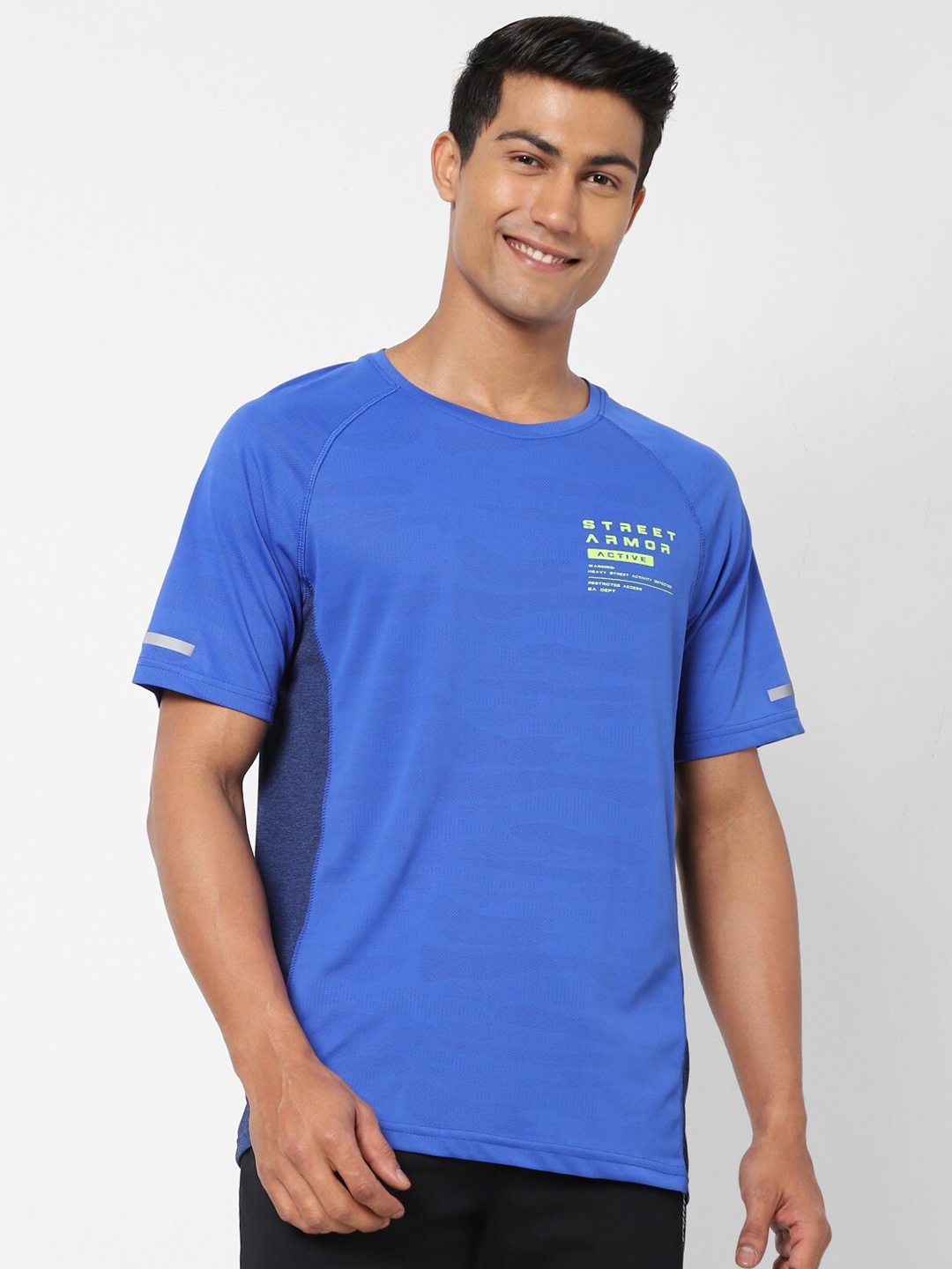 

Street Armor by Pantaloons Self design Raglan Sleeves T-shirt, Blue