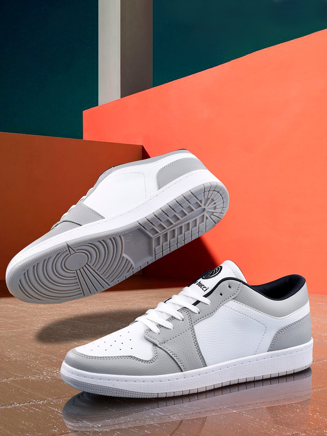 

bacca bucci Men Perforated Colourblocked Sneakers, Grey