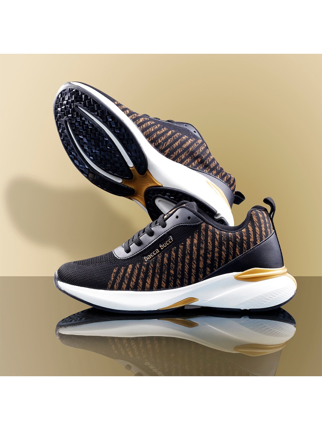 

bacca bucci Men Mesh Training or Gym Non-Marking Sports Shoes BBMG8208D, Black