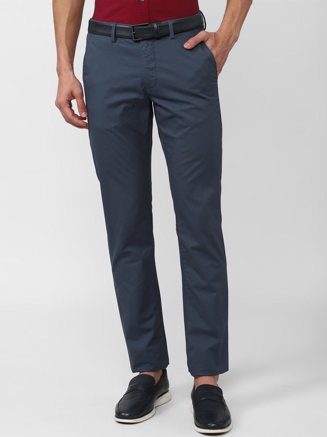 

Van Heusen Sport Men Slim Fit Mid-Rise Trousers, Navy blue