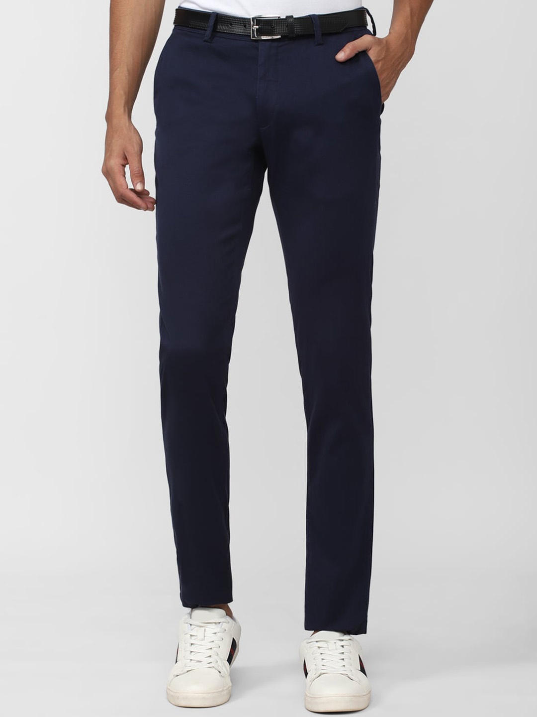 

Van Heusen Sport Men Slim Fit Mid-Rise Trousers, Navy blue