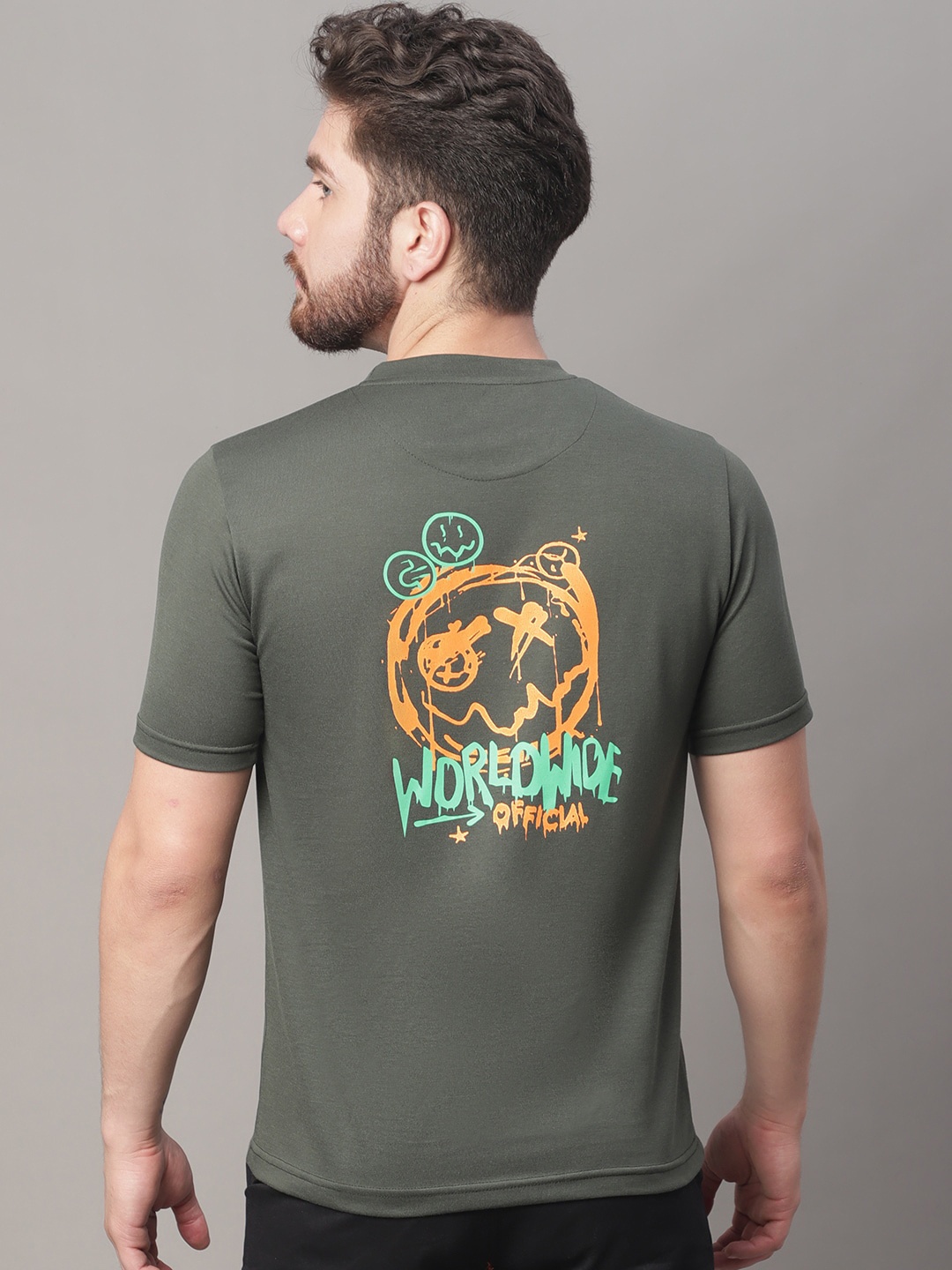 

Obaan Men Grey Printed Applique T-shirt
