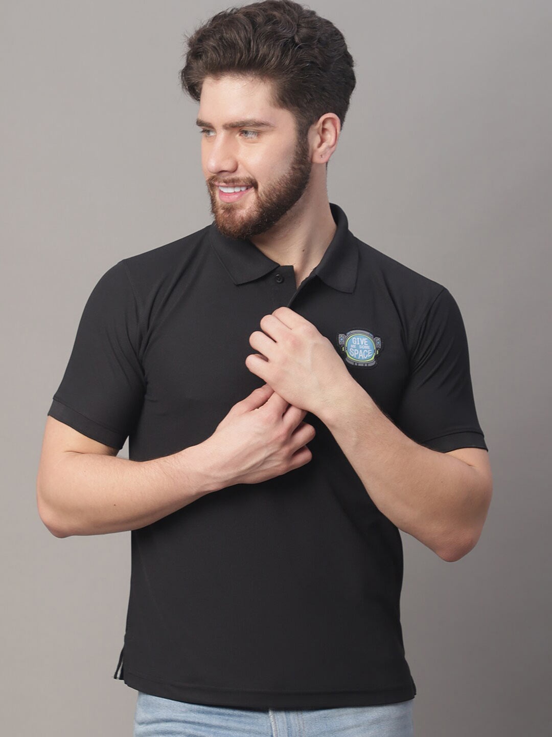 

Obaan Men Black Polo Collar Applique T-shirt