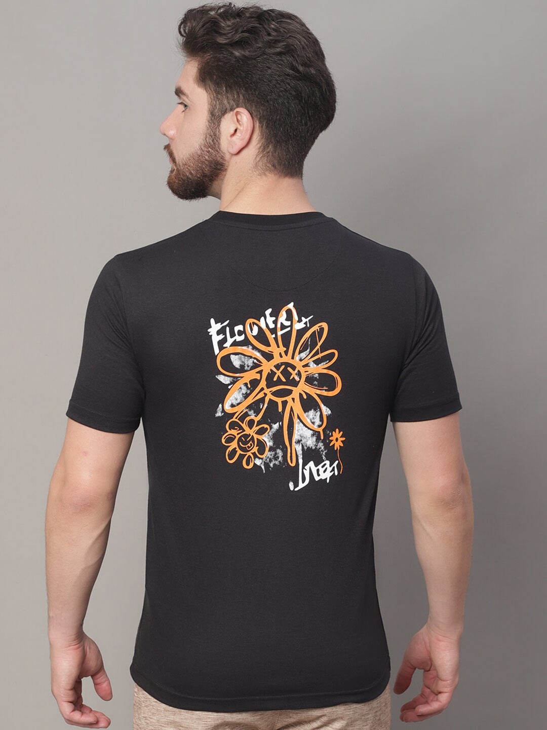 

Obaan Men Black Typography T-shirt