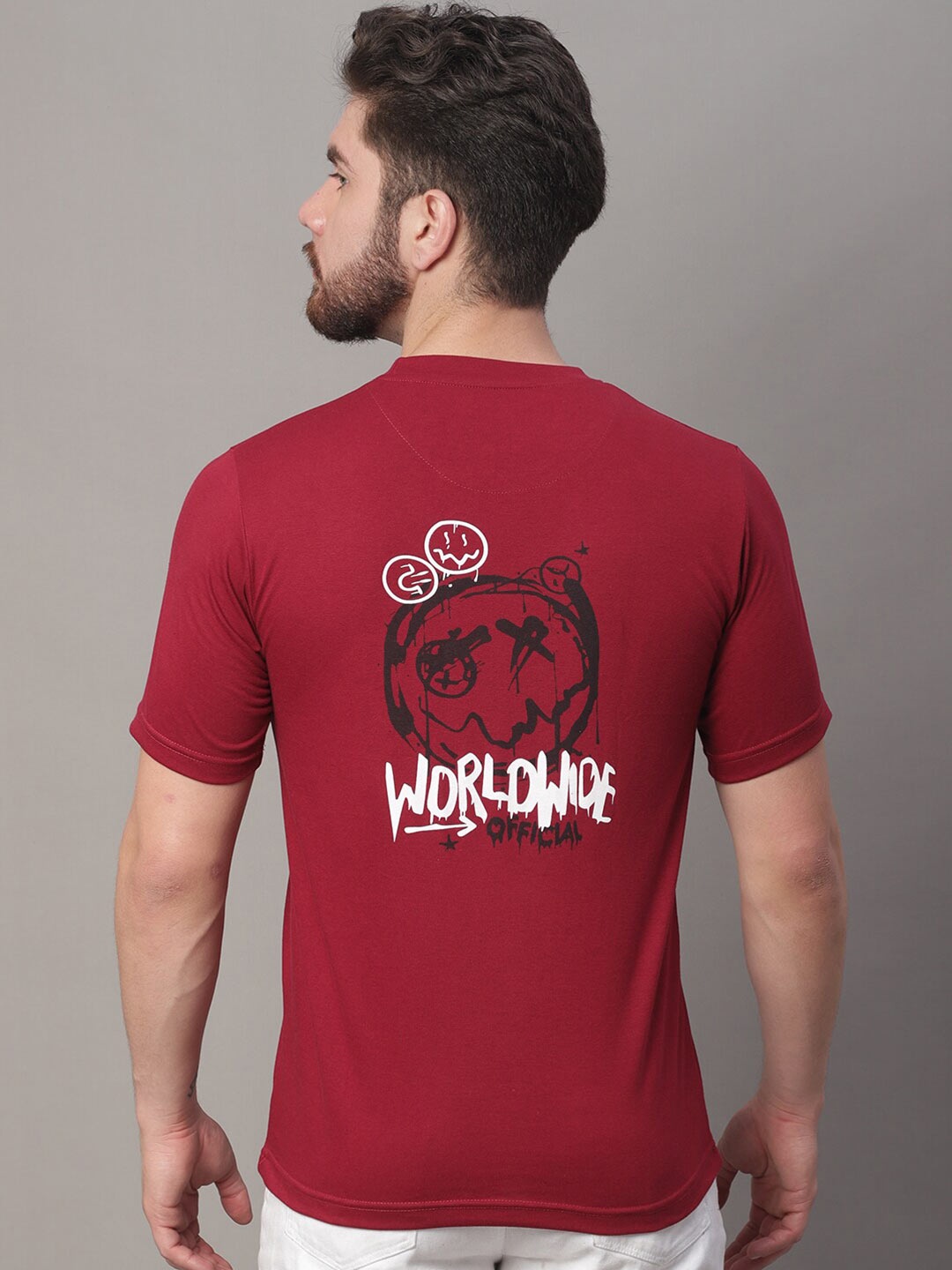 

Obaan Men Red Typography Printed T-shirt