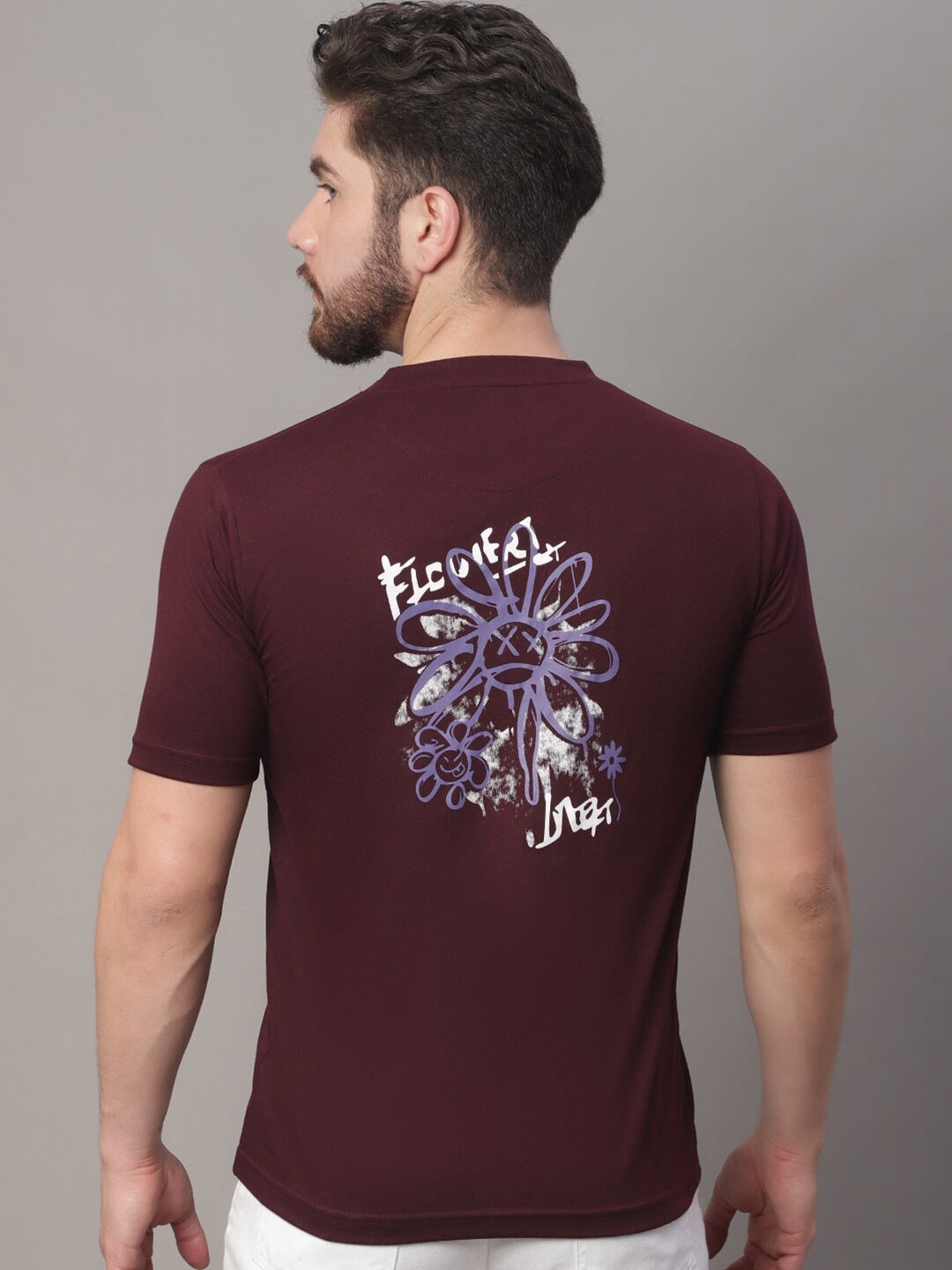 

Obaan Men Maroon V-Neck T-shirt