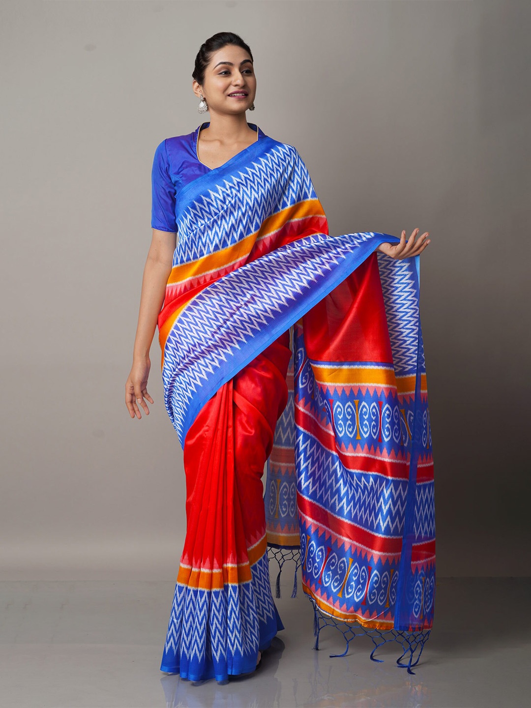 

Unnati Silks Chevron Printed Art Silk Block Print Saree, Blue