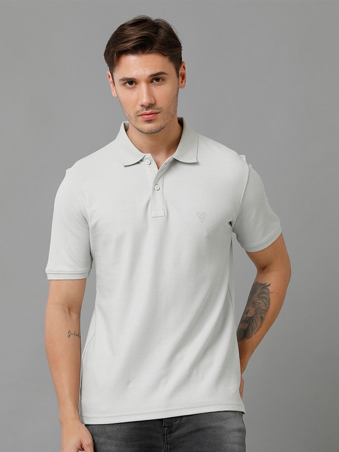 

Voi Jeans Men Grey Polo Collar T-shirt