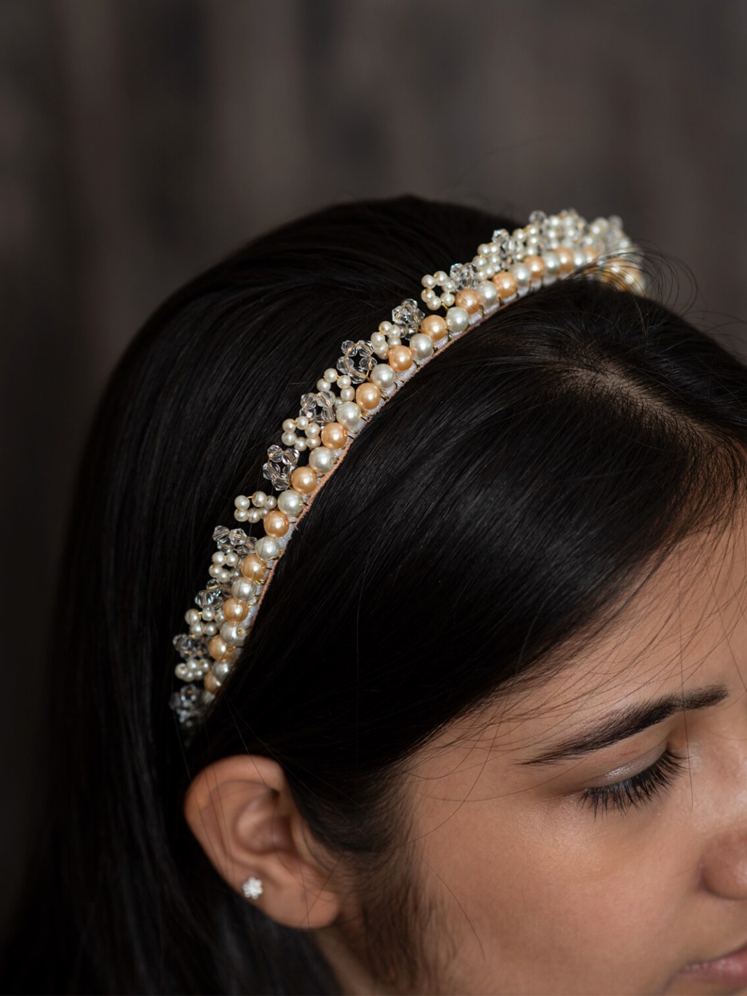 

Choko Women Beaded Hairband, White